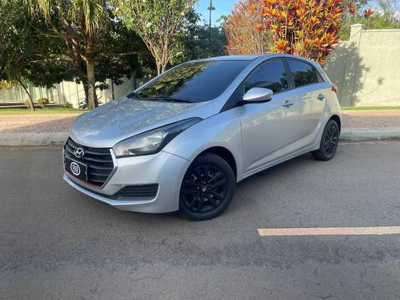HYUNDAI HB20S 1.6 COMFORT PLUS 16V FLEX 4P MANUAL HYUNDAI HB20S 1.6 COMFORT PLUS 16V FLEX 4P MANUAL